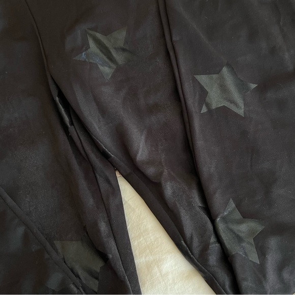 Ardene NWOT black leggings with metallic black stars - Picture 3 of 5